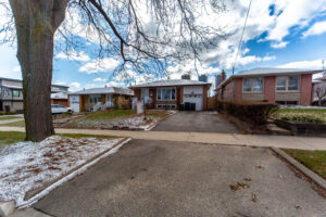 33-renault-cres-etobicoke-1