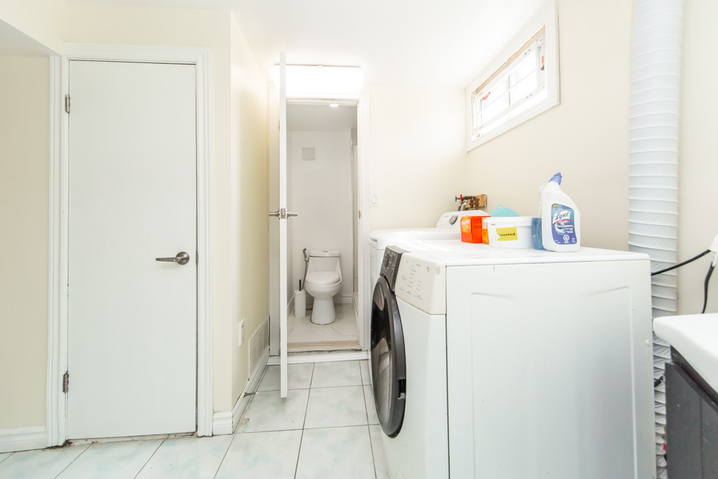 33-renault-cres-etobicoke-48