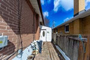 33-renault-cres-etobicoke-56