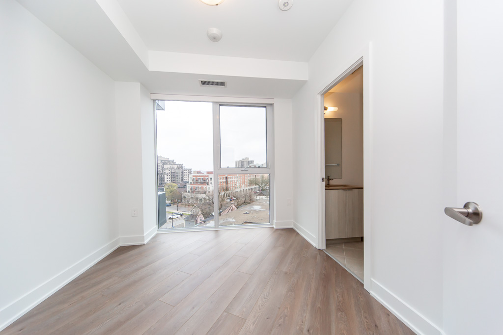 610-2088-james-st-burlington-24