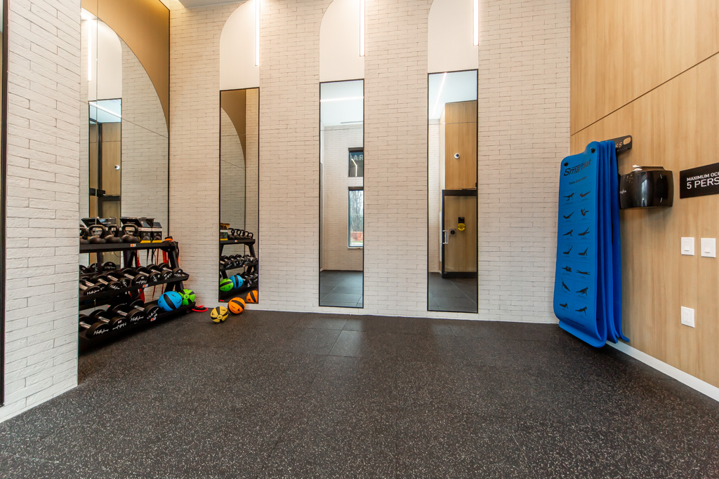 610-2088-james-st-burlington-51