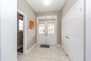 374-begonia-gardens-oakville-10