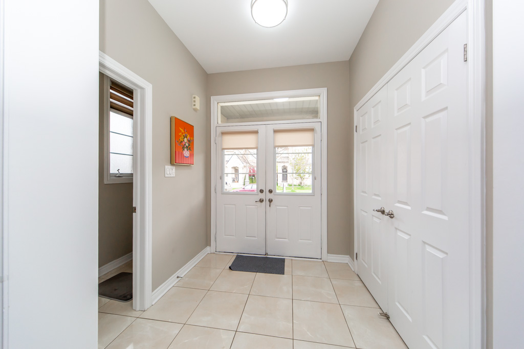 374-begonia-gardens-oakville-10