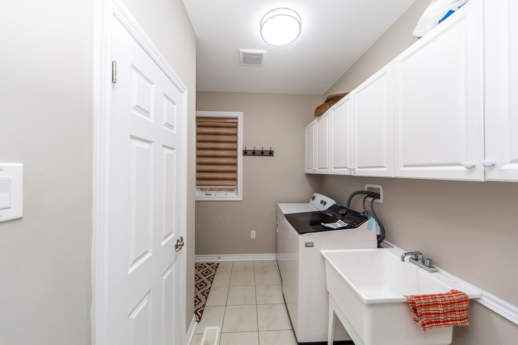 374-begonia-gardens-oakville-24