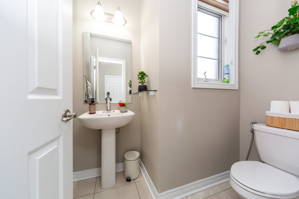 374-begonia-gardens-oakville-25