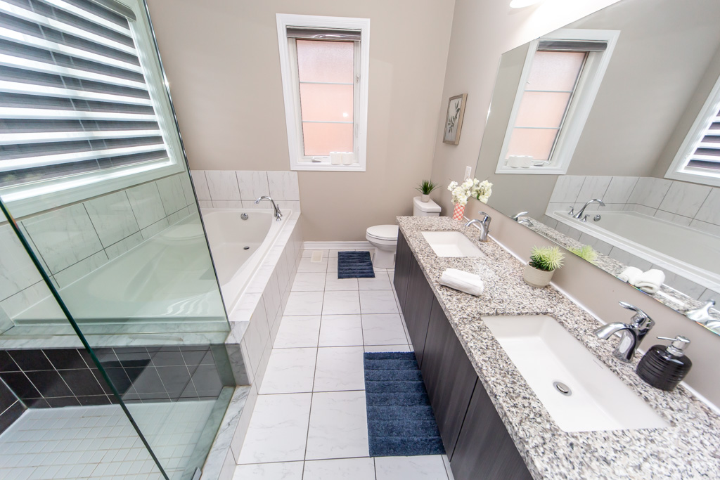374-begonia-gardens-oakville-31