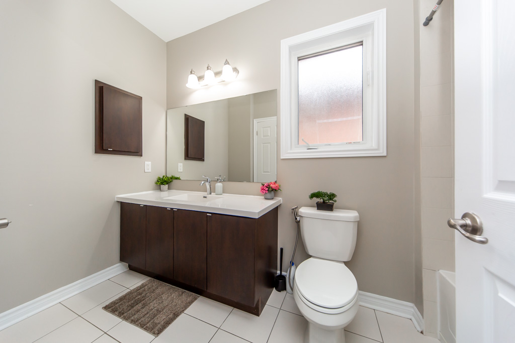 374-begonia-gardens-oakville-36