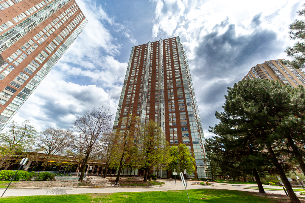 510-5-concorde-place-north-york-7