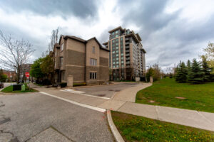 709-253-south-park-rd-markham-1