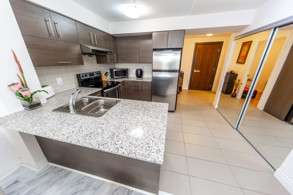709-253-south-park-rd-markham-22