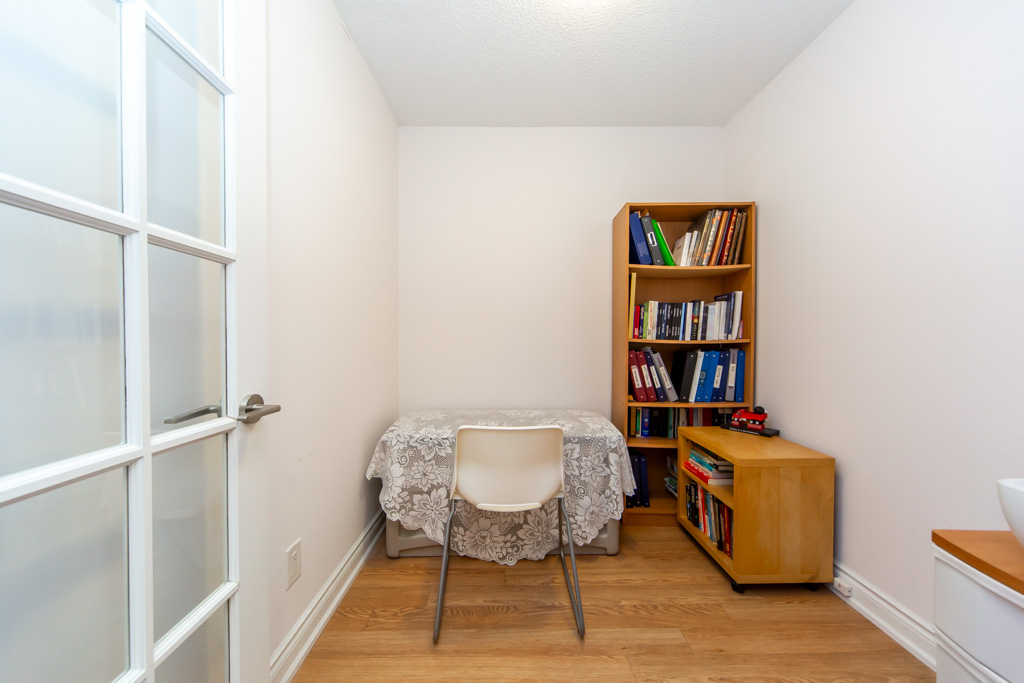 709-253-south-park-rd-markham-29