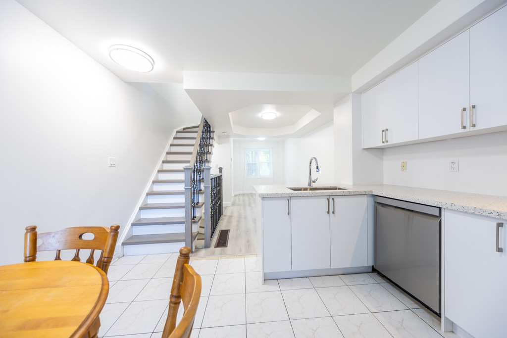 123-enderby-rd-toronto-22