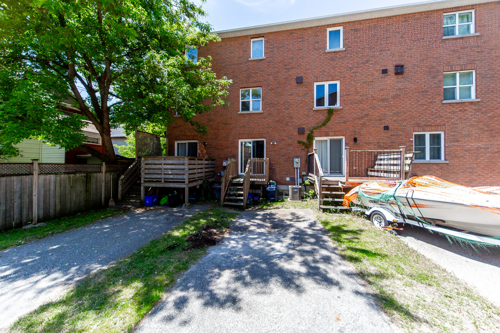 123-enderby-rd-toronto-56