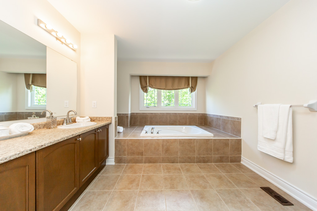 210-upper-post-rd-vaughan-44