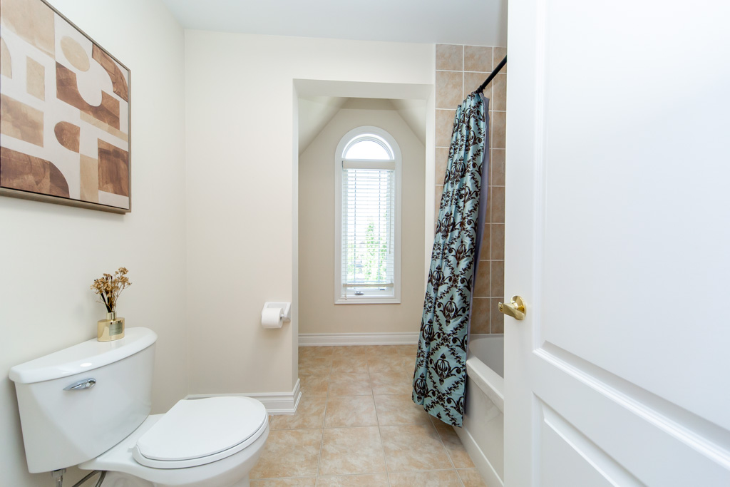 210-upper-post-rd-vaughan-54