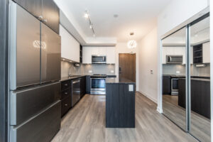 532-100-eagle-rock-way-vaughan-16