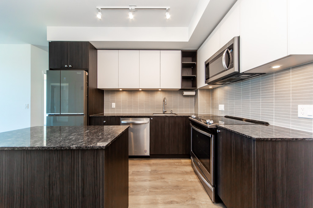 532-100-eagle-rock-way-vaughan-17