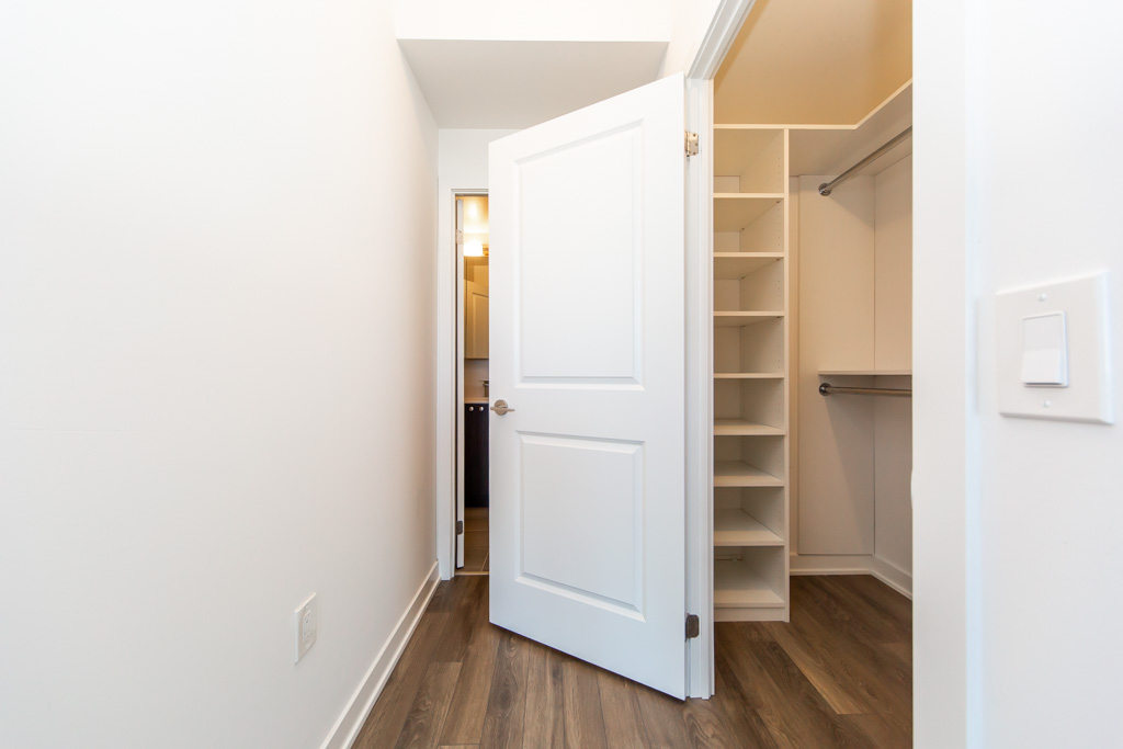 532-100-eagle-rock-way-vaughan-26