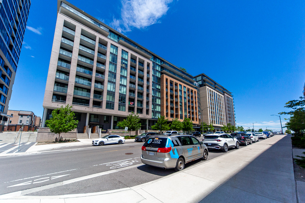 532-100-eagle-rock-way-vaughan-3