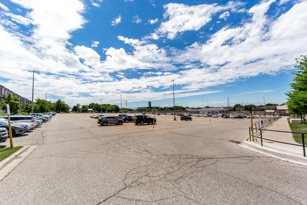 532-100-eagle-rock-way-vaughan-48