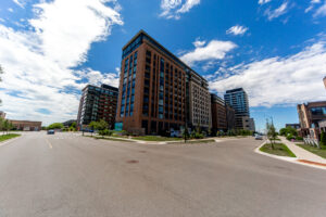 532-100-eagle-rock-way-vaughan-51