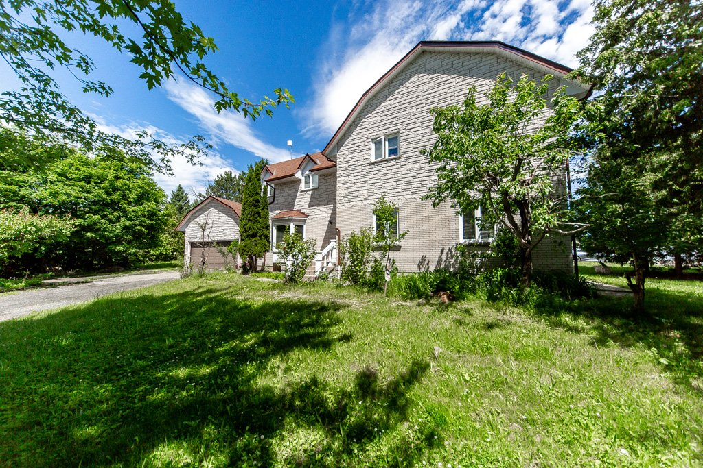 7440-17th-sideroad-schomberg-exteriors-11