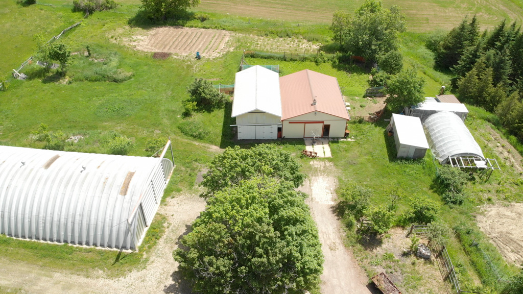 7440-17th-sideroad-schomberg-exteriors-15