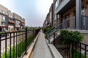 103-1525-kingston-rd-pickering-10
