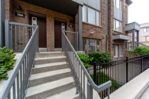 103-1525-kingston-rd-pickering-11