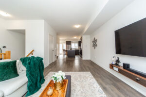 103-1525-kingston-rd-pickering-19