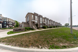 103-1525-kingston-rd-pickering-2