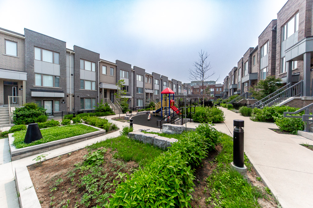 103-1525-kingston-rd-pickering-52