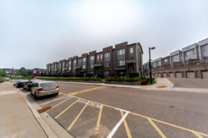103-1525-kingston-rd-pickering-6