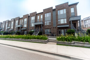 103-1525-kingston-rd-pickering-9
