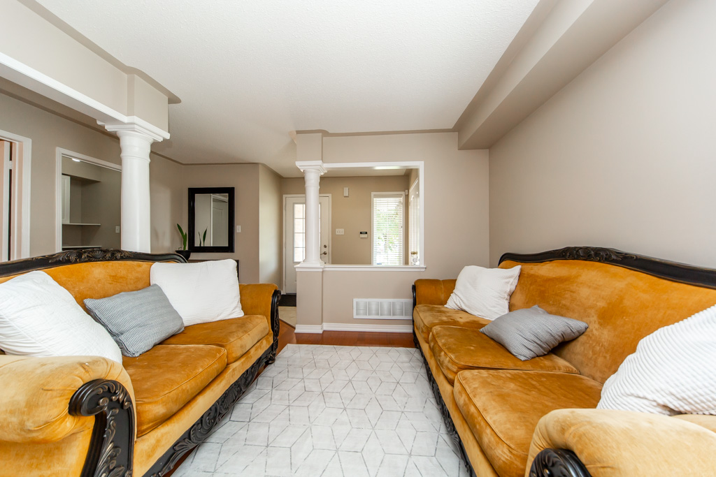 1700-spencely-dr-oshawa-9