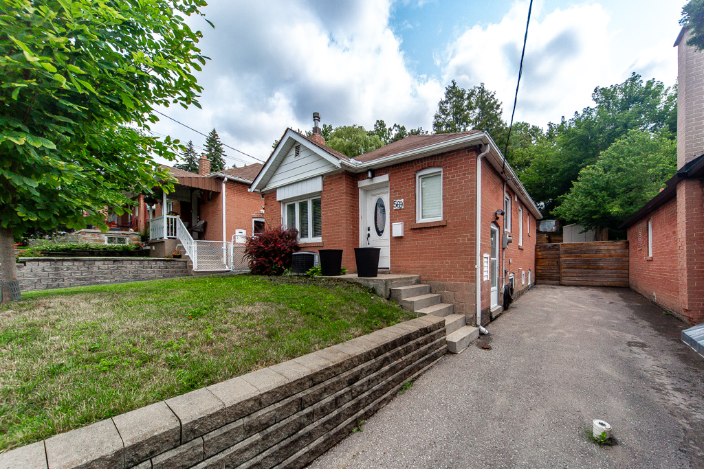 569-mcroberts-ave-york-4