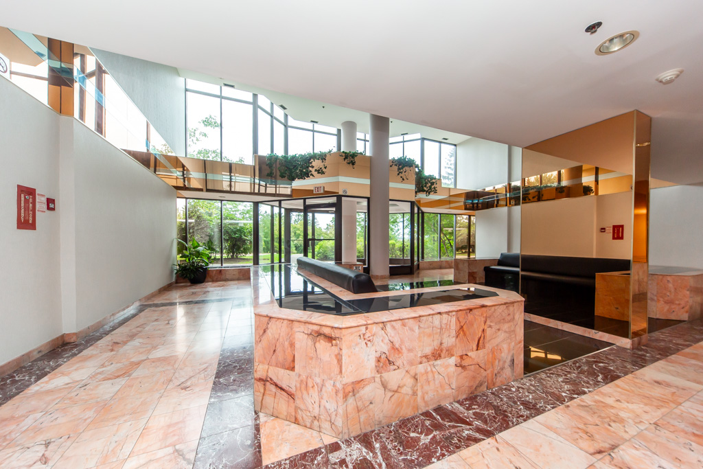 1111-1-rowntree-rd-etobicoke-41