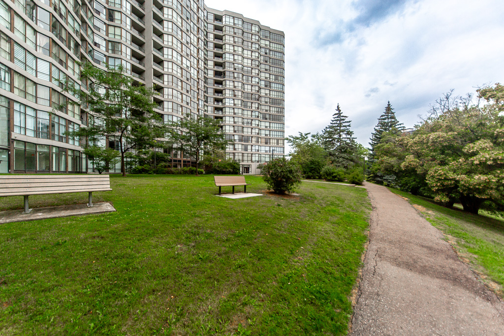 1111-1-rowntree-rd-etobicoke-48