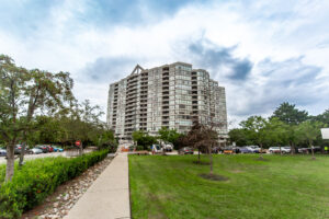 1111-1-rowntree-rd-etobicoke-5