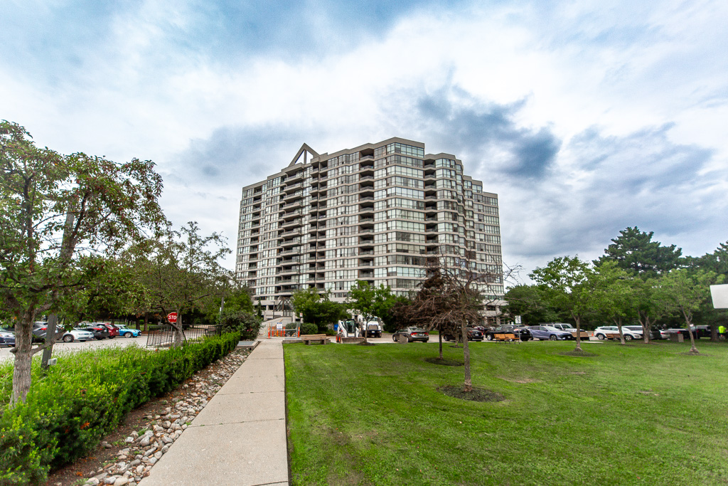 1111-1-rowntree-rd-etobicoke-5