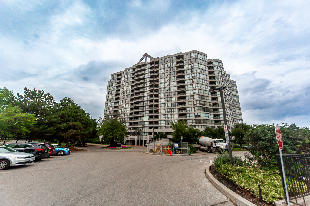 1111-1-rowntree-rd-etobicoke-6