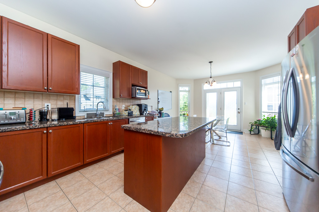 2304-canterbury-cres-pickering-27