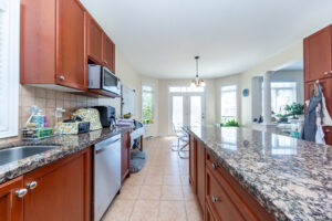 2304-canterbury-cres-pickering-28