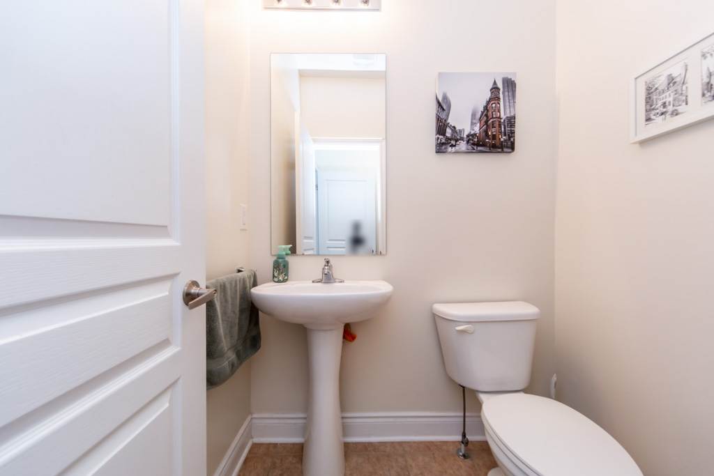 2304-canterbury-cres-pickering-32
