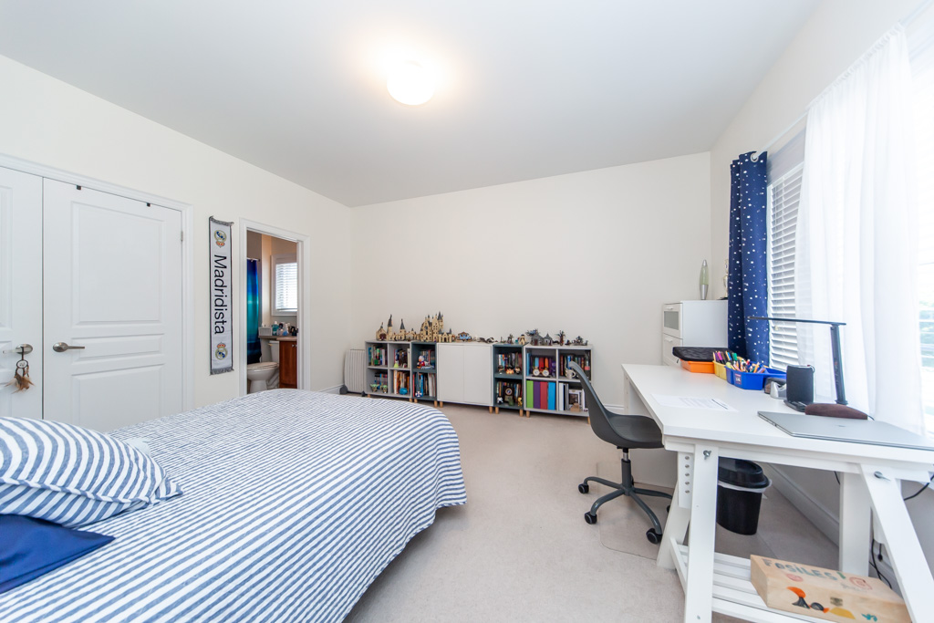 2304-canterbury-cres-pickering-42