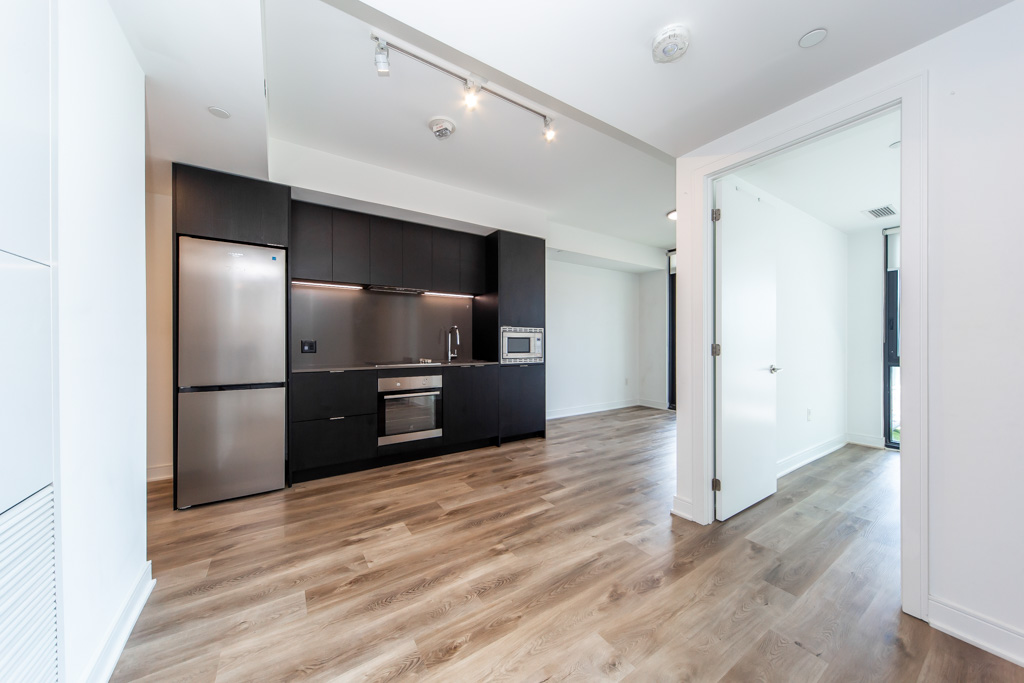 821-86-dundas-st-e-mississauga-12