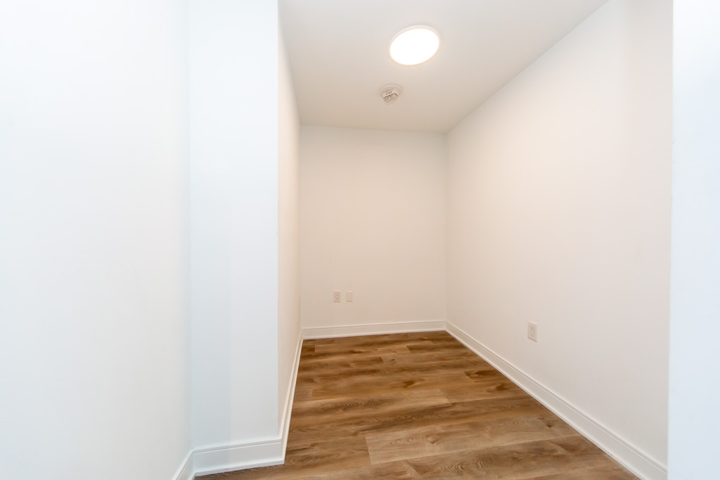 821-86-dundas-st-e-mississauga-24