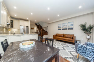 83-spruce-pine-cres-vaughan-19