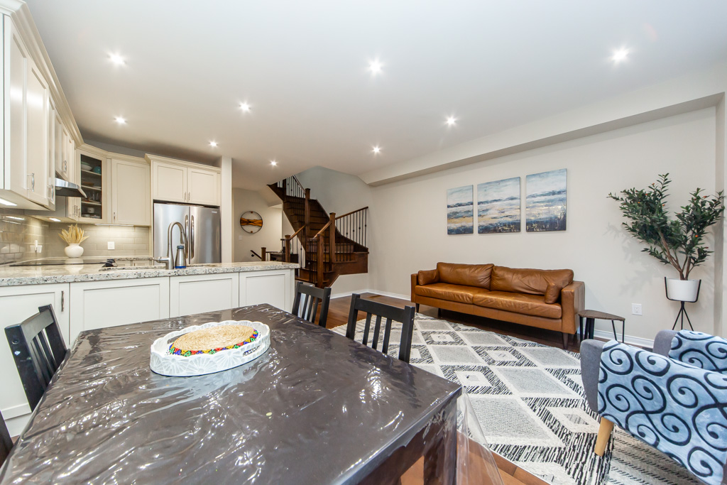 83-spruce-pine-cres-vaughan-19