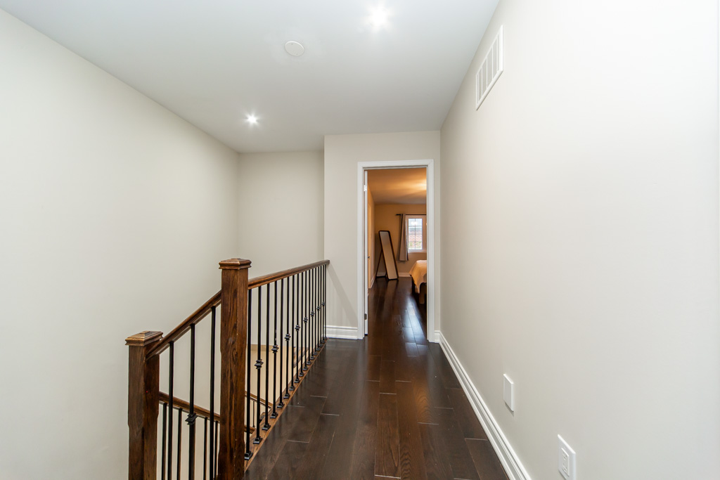 83-spruce-pine-cres-vaughan-31
